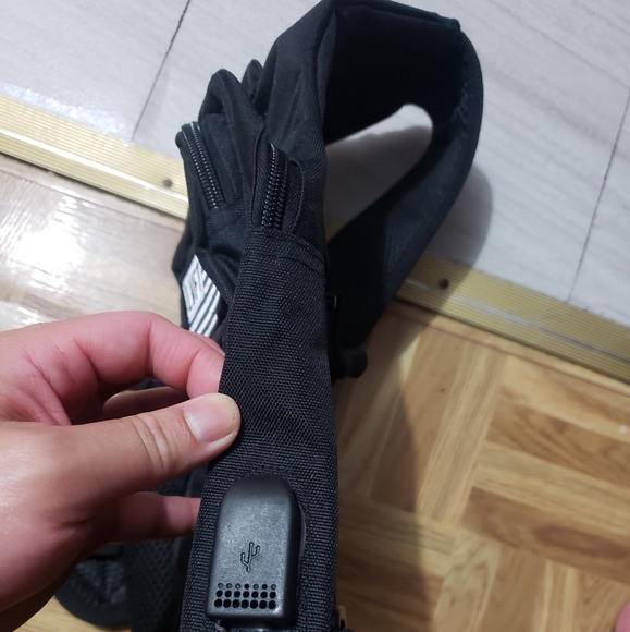 Live Fit Apparel Sling Bag - Picture 2 of 4